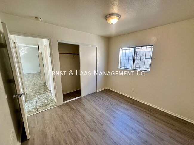 Building Photo - Lovely 2 Bedroom Apartment in Long Beach!