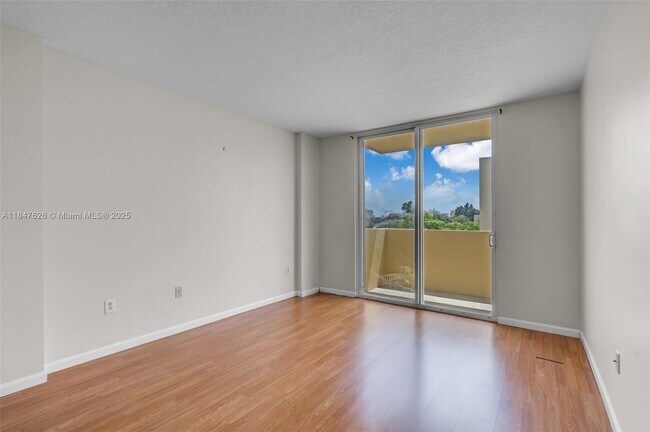 Building Photo - 215 SW 42nd Ave