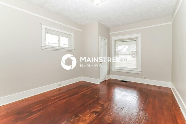 Building Photo - 3 Bedroom Pet-Friendly Home in Louisville,...