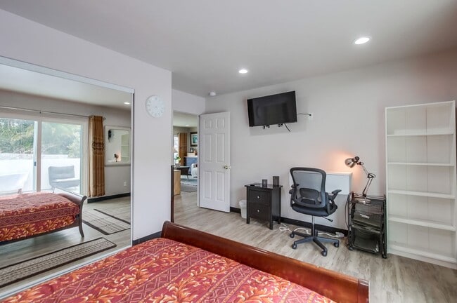 Building Photo - Gorgeous luxury flat with ocean view in La Jolla. Gustavo Lopez