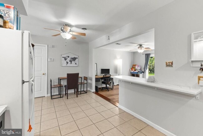 Building Photo - 10 N Meadow Dr