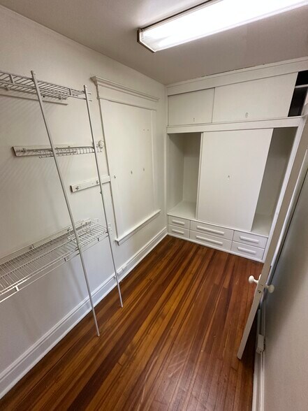 Walk in closet - 1359 Illinois Ave