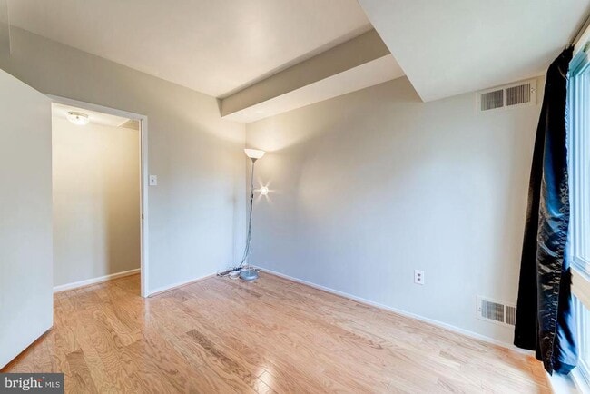 Building Photo - 7938 Bentley Village Dr