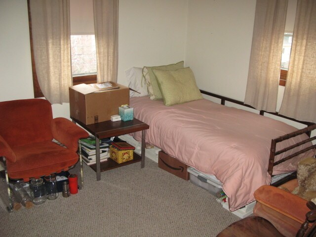 Building Photo - 103 Larch Rd