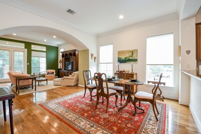 Primary Photo - 9127 Harbor Hills Dr