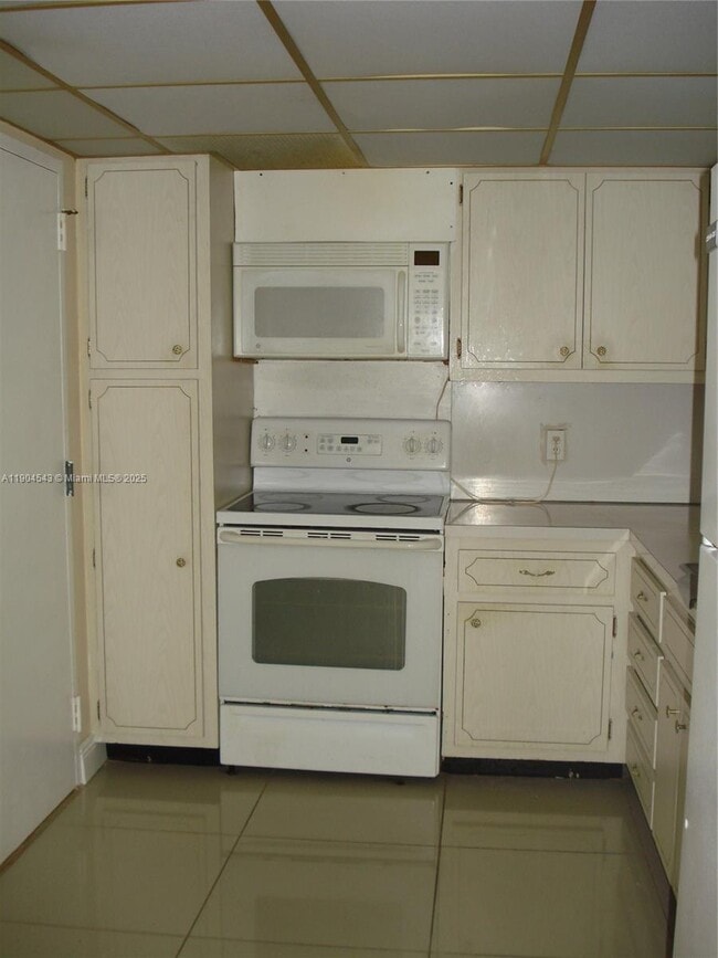 Building Photo - 1965 S Ocean Dr