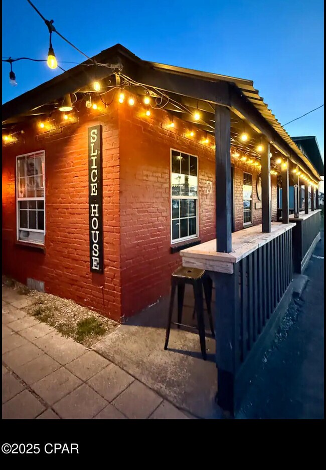 Building Photo - 2615 W 11th St