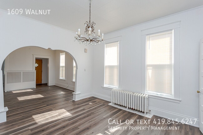 Building Photo - 1609 Walnut-