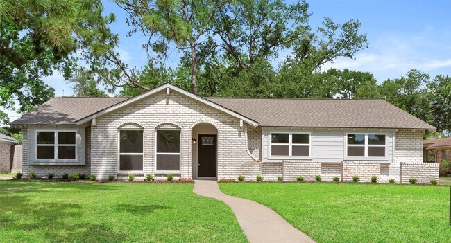 Building Photo - 2610 Moss Hill Dr