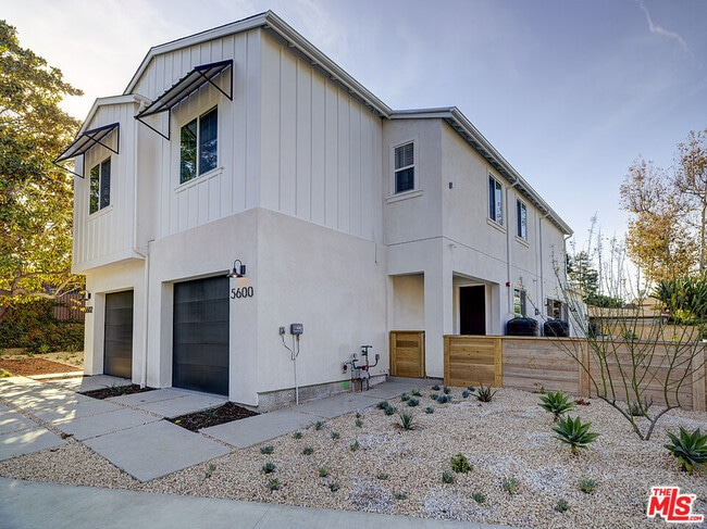 Building Photo - 5600 W 78th St
