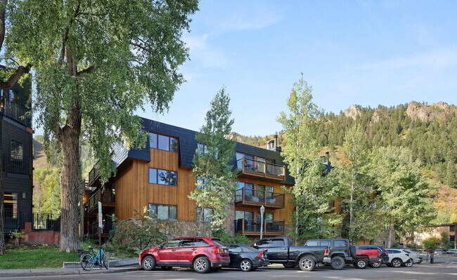 Building Photo - 205 E Durant Ave