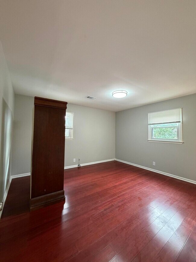 Building Photo - 321 Hightower Rd