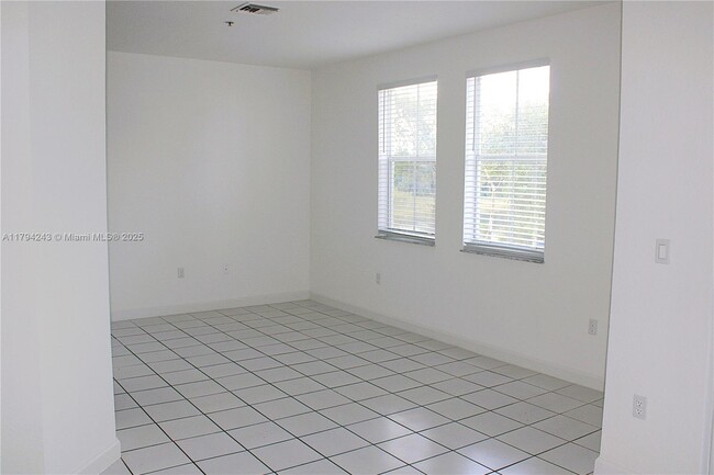 Building Photo - 4435 SW 160th Ave