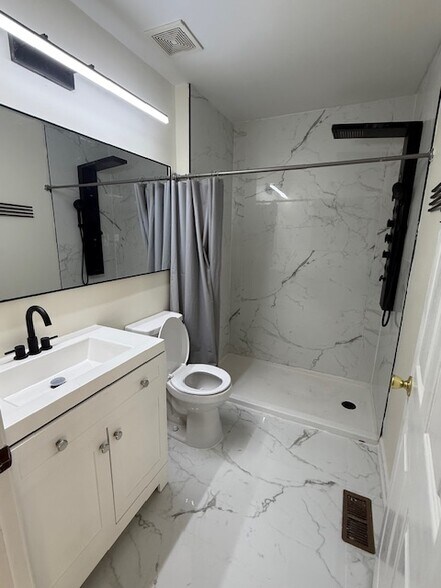 Building Photo - 9401 Wrensong Ct