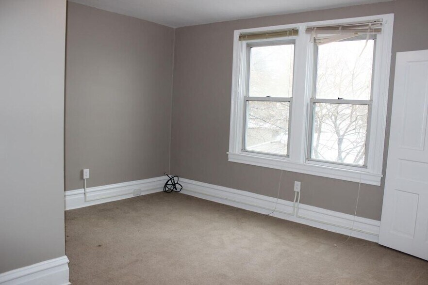 Building Photo - 256 Whipple St