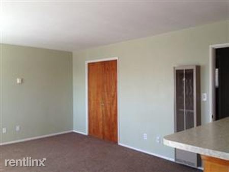 Building Photo - 2 br, 1 bath Apartment - 11742 Carmine St.