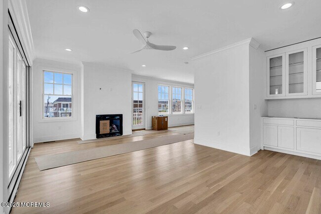Building Photo - 102 2nd Ave