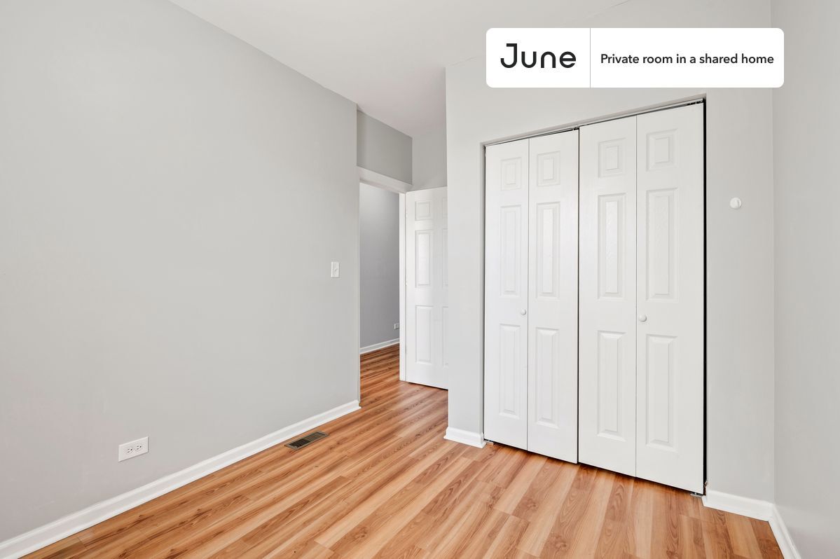 Building Photo - Room in Shared 4 bed/2 bath home