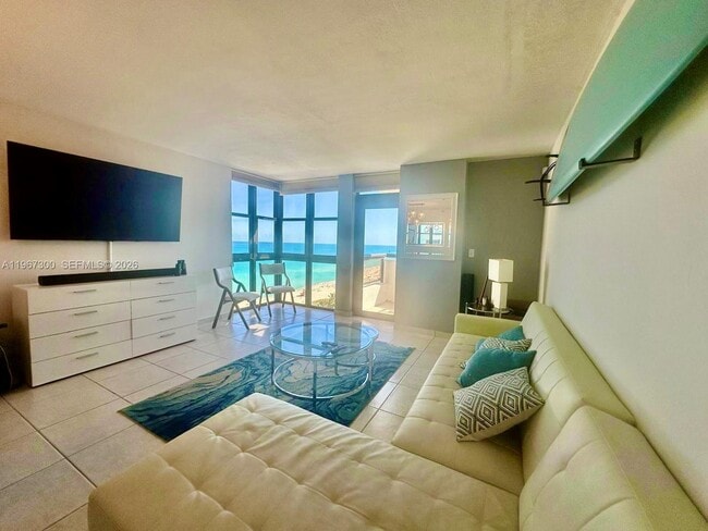 Building Photo - 2555 Collins Ave