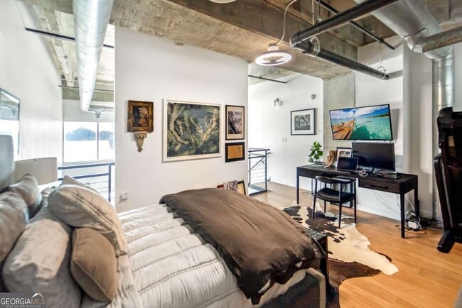 Building Photo - 260 18th St NW