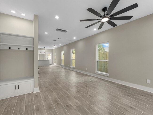 Building Photo - 7802 Queen St