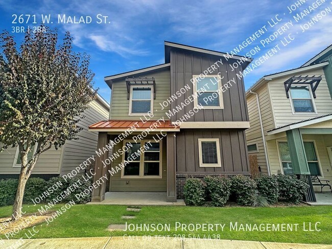 Primary Photo - Contemporary Nearly New Townhome on the Bo...