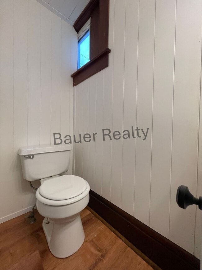 Building Photo - Large Four Bedroom Home