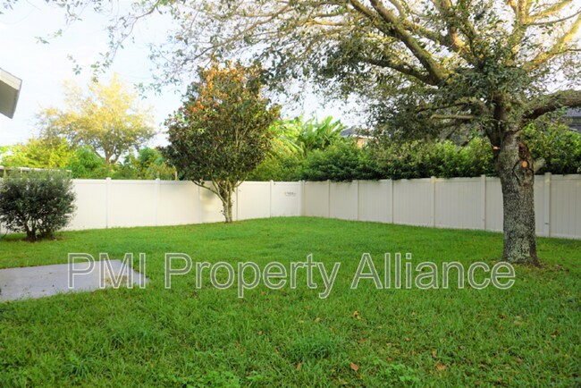 Building Photo - 13156 Social Ln