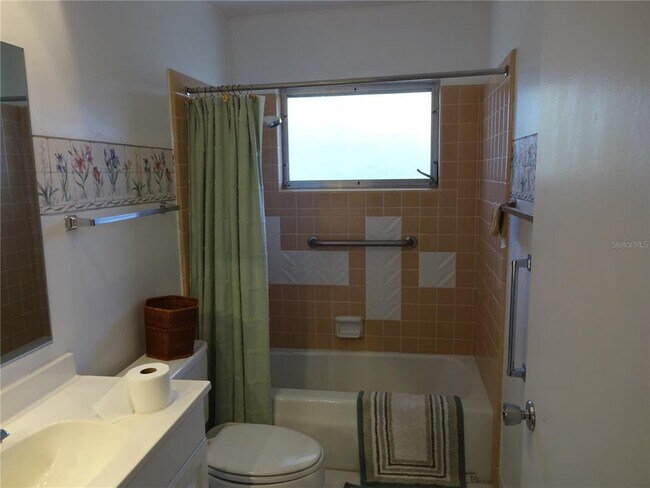 Building Photo - 1408 Nashua Cir