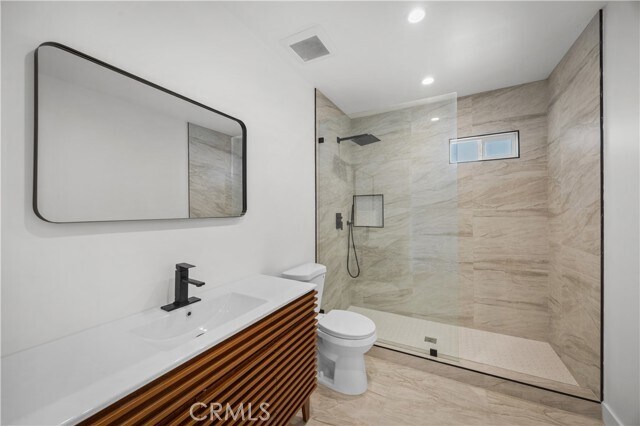 Building Photo - 6946 Amestoy Ave