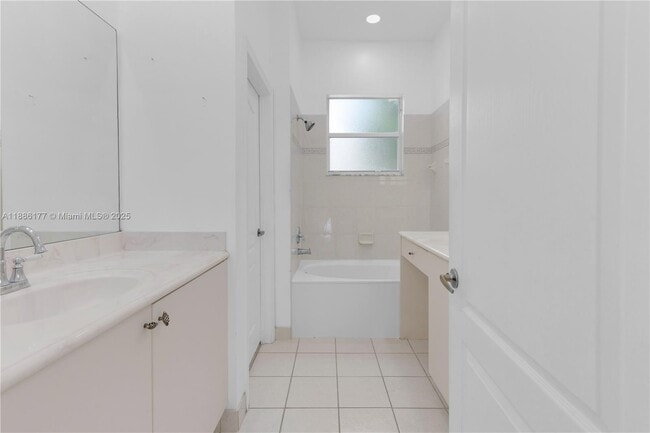 Building Photo - 4108 NE 22nd St