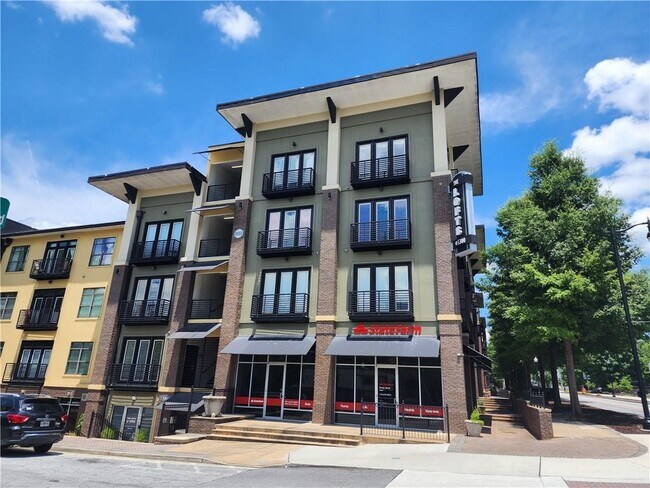 Primary Photo - 5300 Peachtree Rd