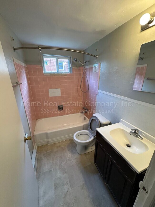 Building Photo - 1447 Clark Ave