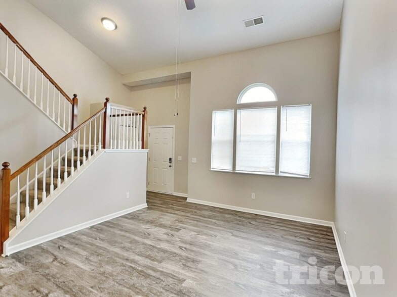 Building Photo - 136 Cherry Laurel Dr