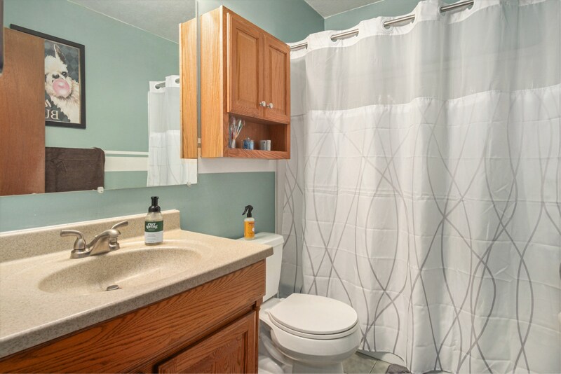 Building Photo - 9650 Sahler St