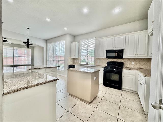 Building Photo - 256 White Dr