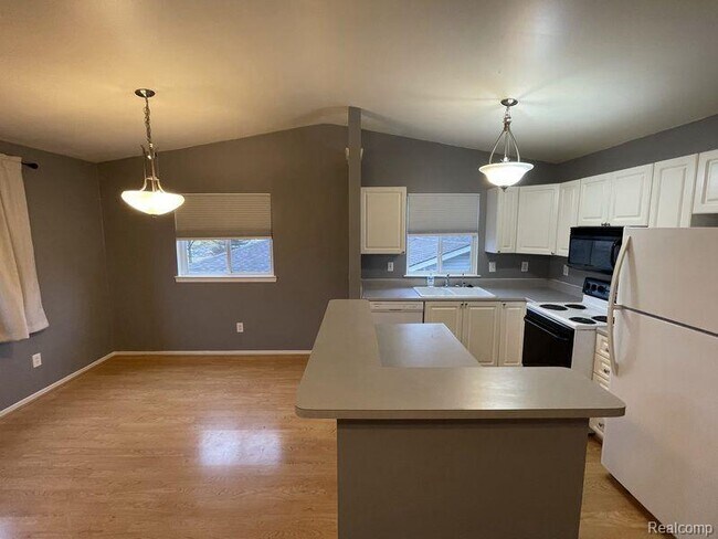 Building Photo - 1079 River Ridge Cir