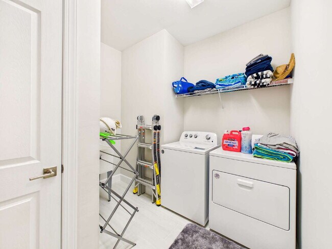 Building Photo - Furnished 3 Bedroom, 2 Bath Single-Family Home in The Place at Corkscrew!