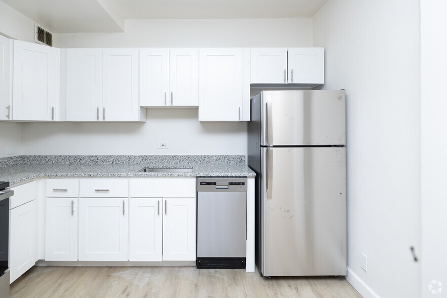 1BR, 1BA - 528SF - Kitchen - 1560 N. Prospect Ave.