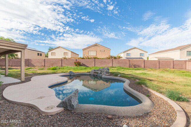 Building Photo - 21708 W Sonora St