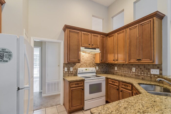 Building Photo - 7125 Fair Oaks Ct