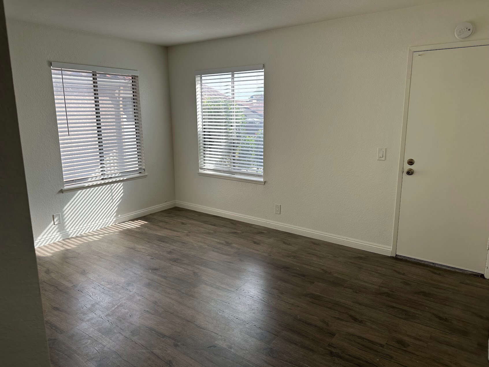 Building Photo - 9742 Willow Wood Dr