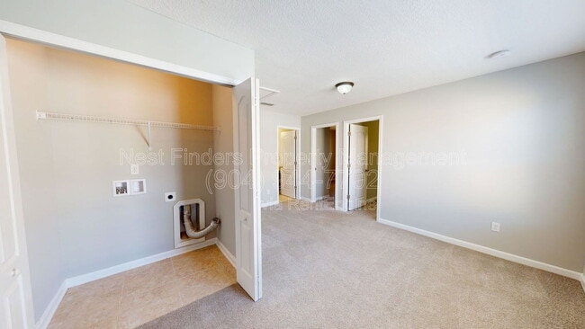 Building Photo - 464 Walnut Dr