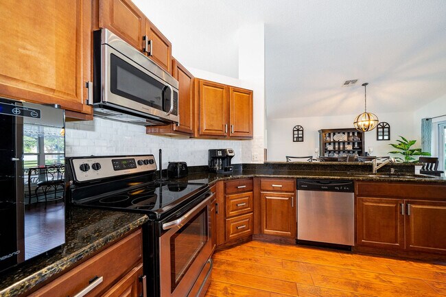 Building Photo - 2424 Hybrid Dr