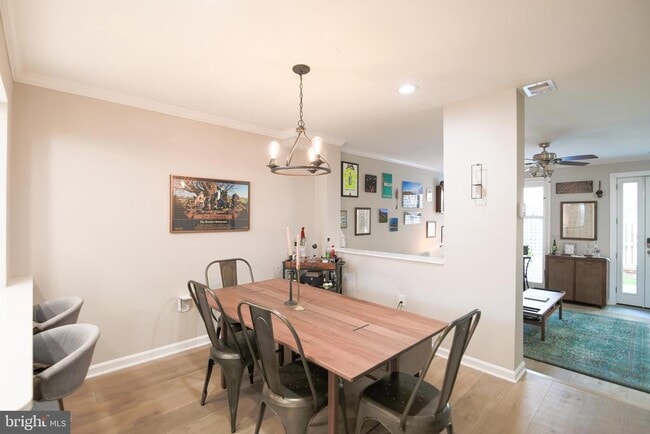 Building Photo - 332 S Alfred St