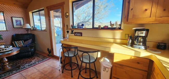 Building Photo - 27675 AZ-89