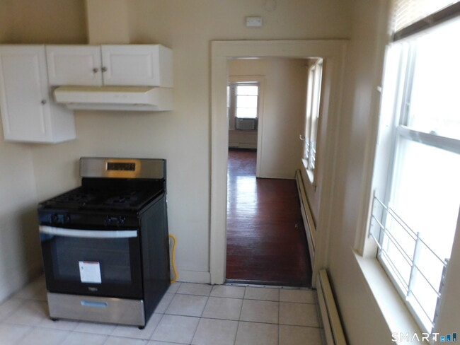 Building Photo - 293 Westland St