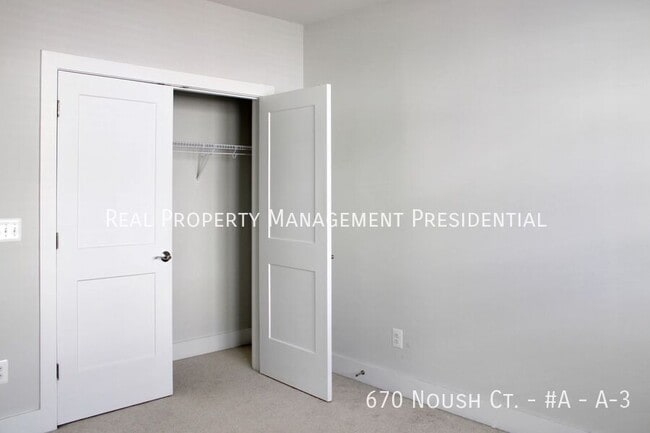 Building Photo - 670 Noush Ct