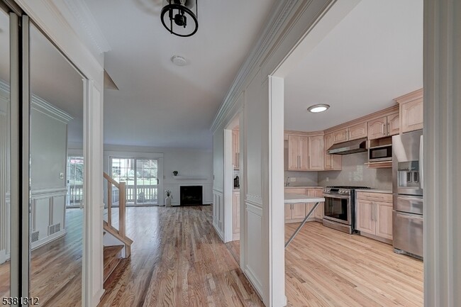Building Photo - 326 Araneo Dr