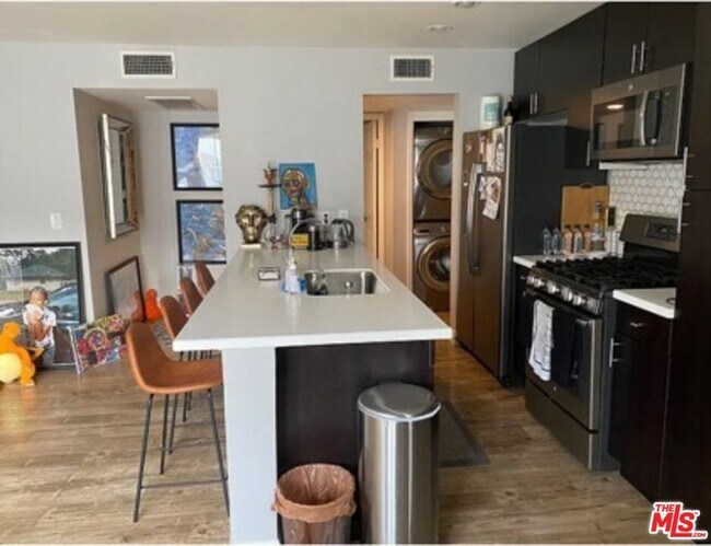 Building Photo - 18640 Collins St